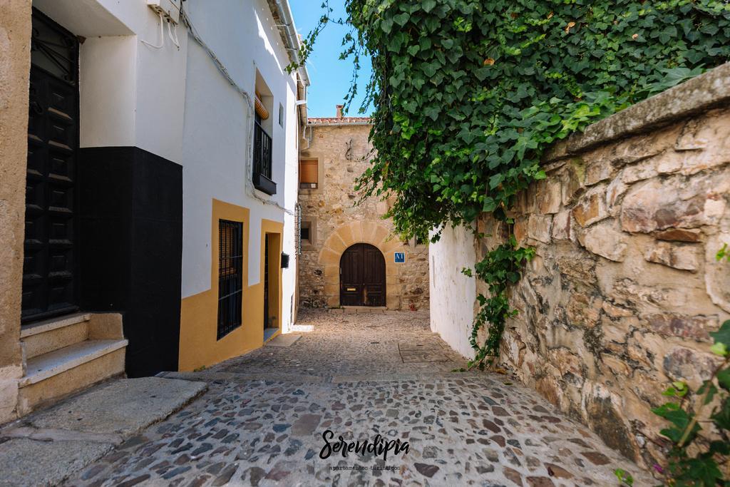 Serendipia Caceres Bagian luar foto